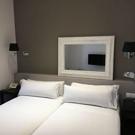 Mesón Castilla Atiram 3*