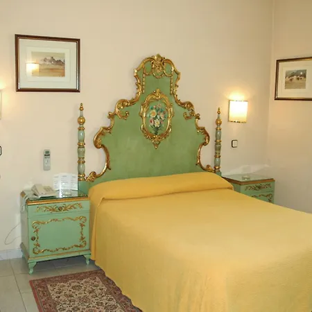 Mesón Castilla Atiram 3*