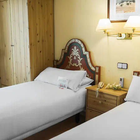 Hotel Mesón Castilla Atiram 3*