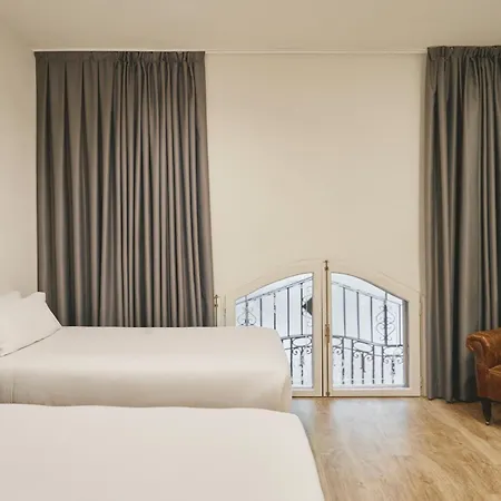 Mesón Castilla Atiram 3*