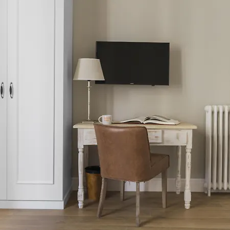 Hotel Meson Castilla Atiram