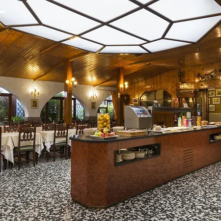 Hotel Meson Castilla Atiram