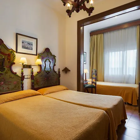 Hotel Mesón Castilla Atiram