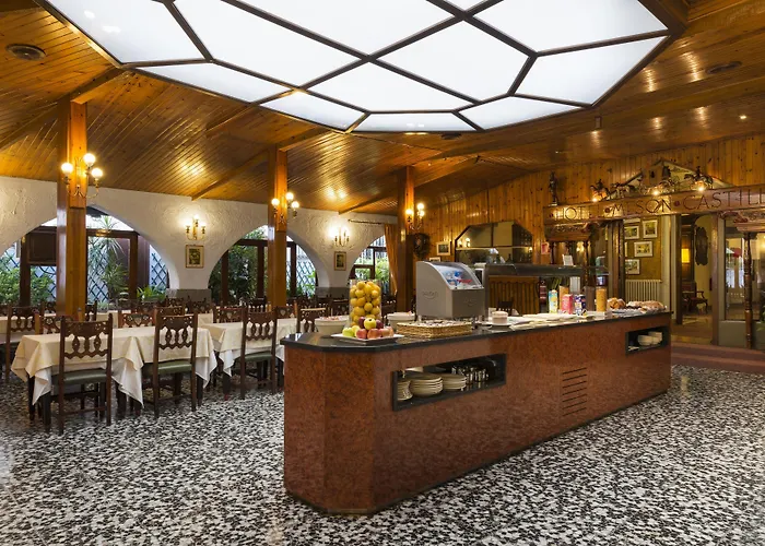 Hotel Meson Castilla Atiram